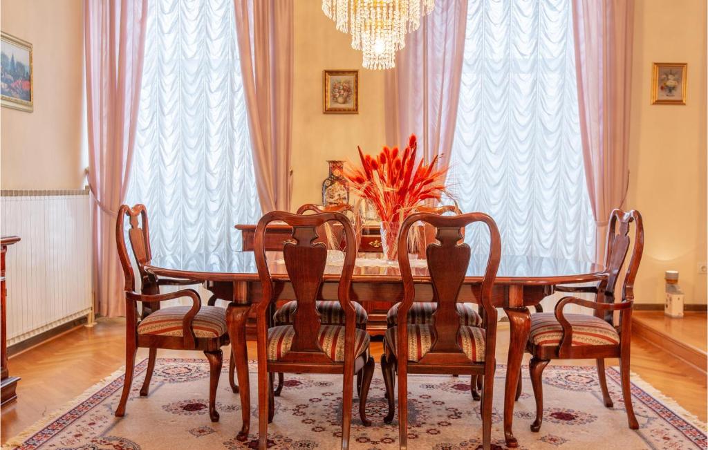 Stunning Home In Obrov With Outdoor Swimming Pool, 5 Bedrooms And Wifi photo 4