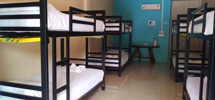 Painting Family Hostel photo 2