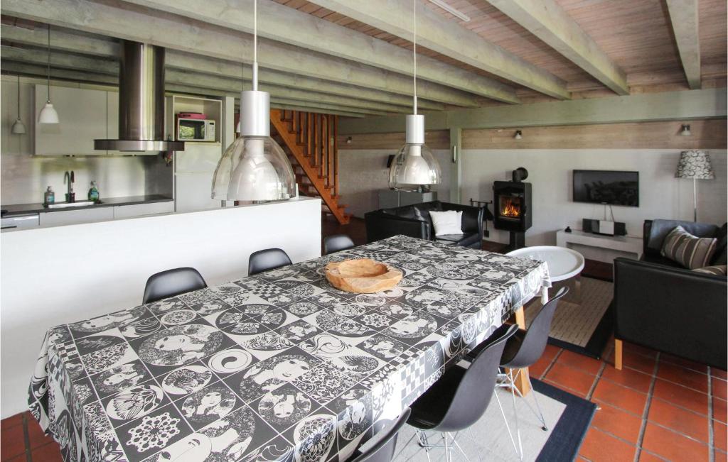 Awesome Home In Sams With 4 Bedrooms And Wifi photo 1