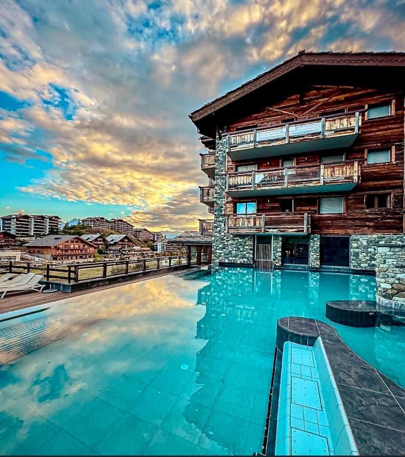 Duplex Spa Access in front of skislope by Jolidi photo 4