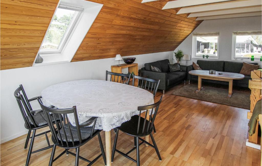 Beautiful Home In Sams With 4 Bedrooms And Wifi photo 4