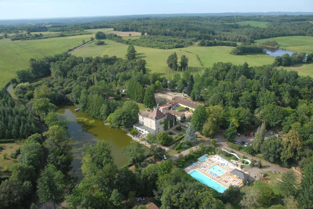 Vue du Lac - Vakantiehuis op een kasteelcamping met zwembad photo 4