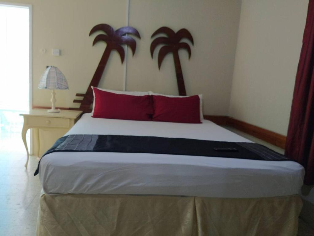 Entire 6-Bedroom Villa Free parking with Fast Wifi photo 2