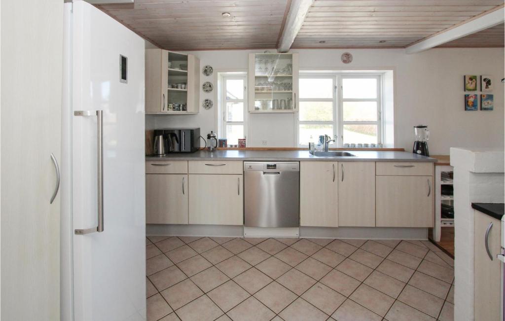 Beautiful Home In Sams With 4 Bedrooms And Wifi photo 4