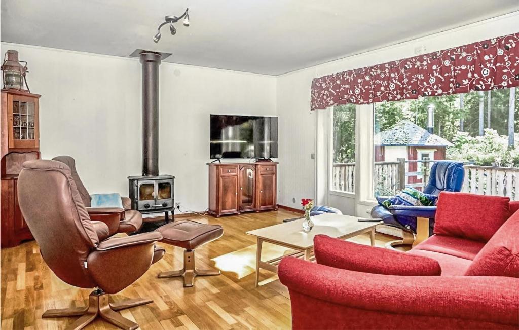 Beautiful Home In Henn With Sauna, 2 Bedrooms And Internet photo 3