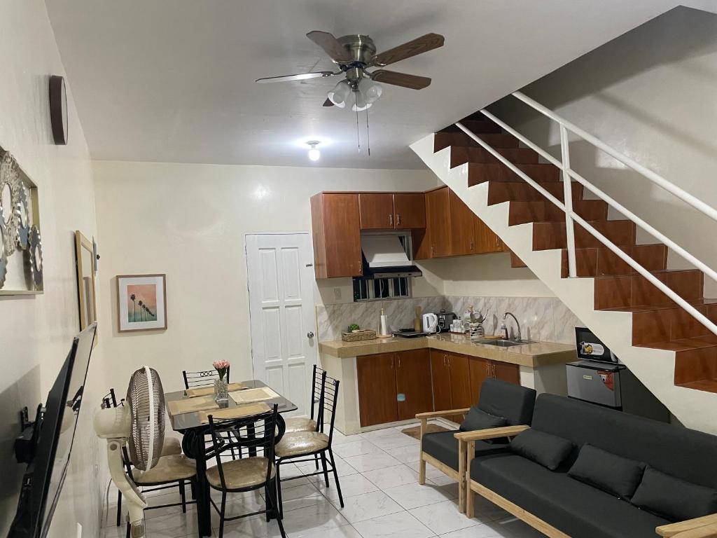 Townhouse Apartment near SM City Lucena photo 1