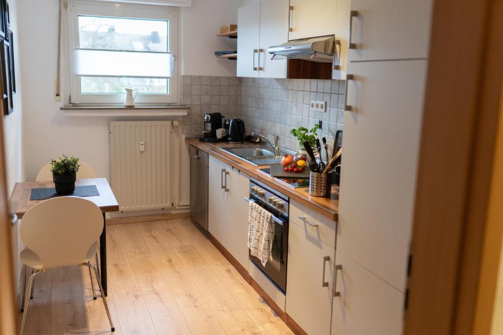 Modern 3Room Apartment Free Wifi Netflix and free Parking photo 2
