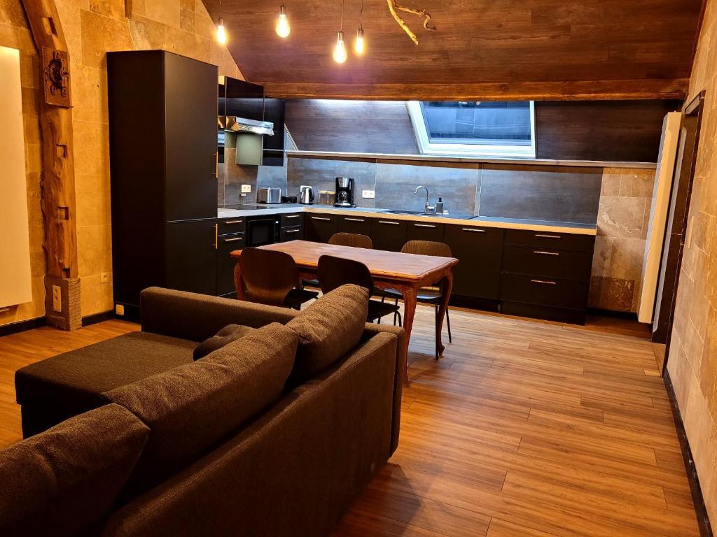 Chez Claude appartement cozy climatisé pour 4 personnes tout confort photo 2