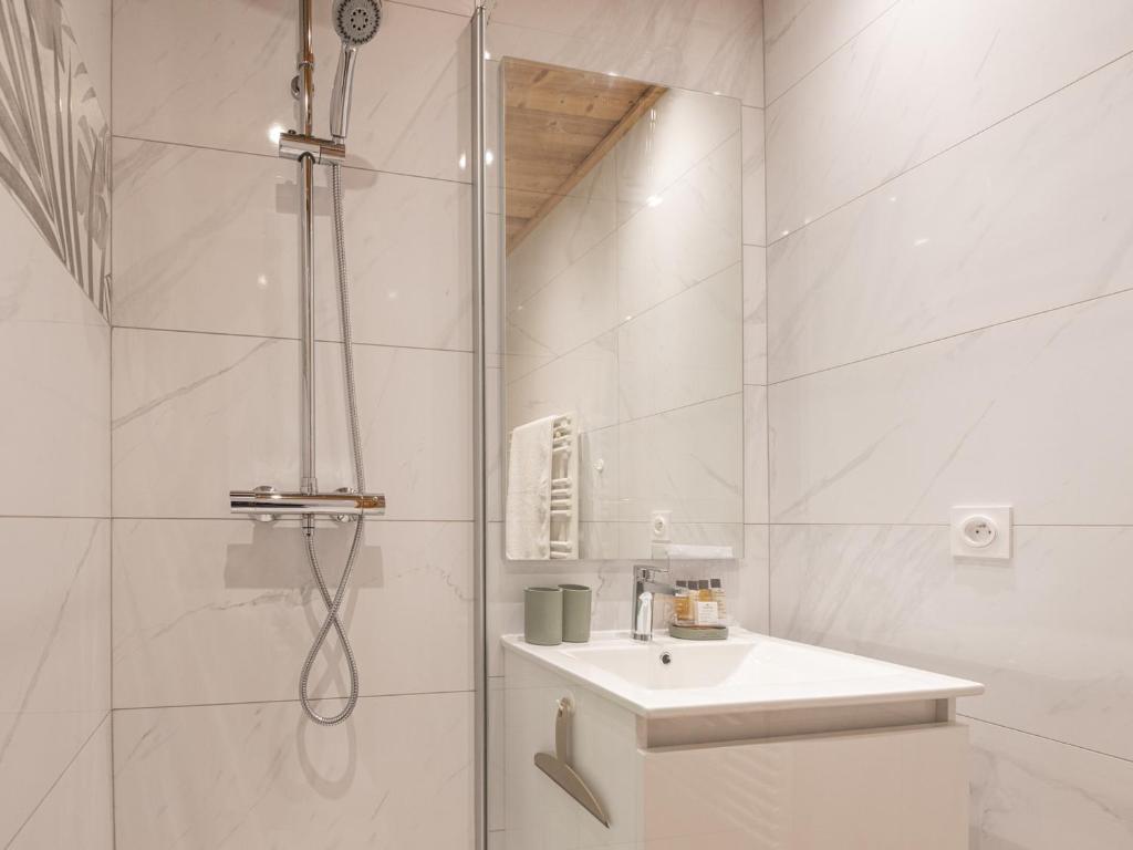 Appartement Huez, 2 pièces, 5 personnes - FR-1-645-17 photo 2