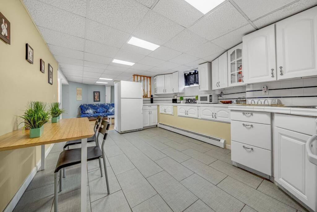 Cambridge 2BR 2BH Basement Apt With Parking photo 1