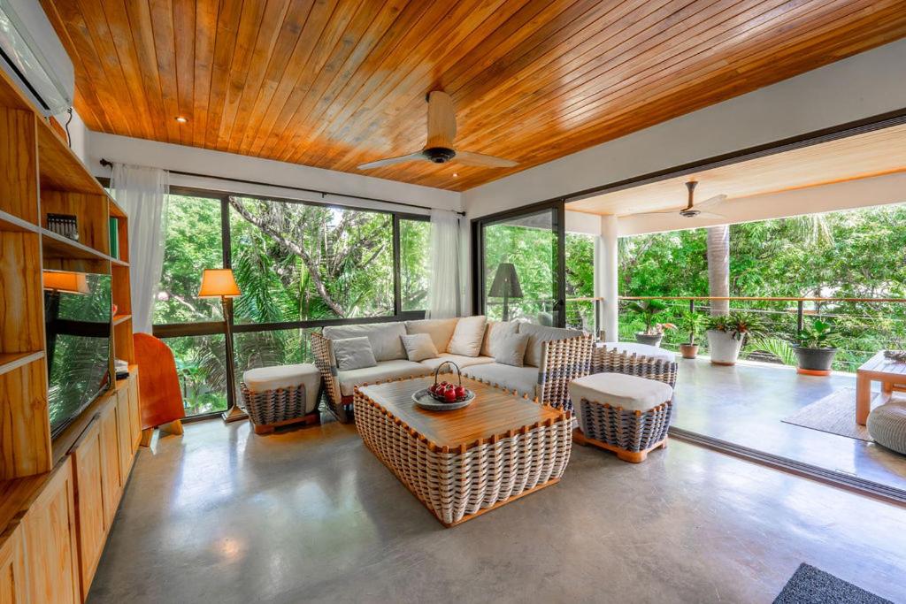 Entire Nosara Tree House photo 4