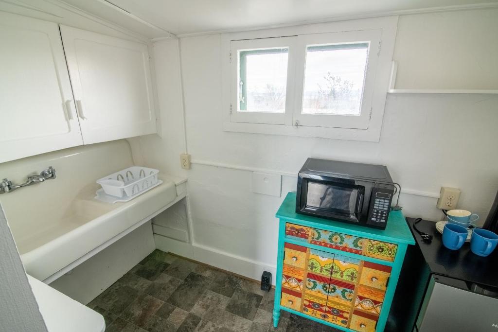 Pope House - Hist. Mansion - The Wild(e) Suite image