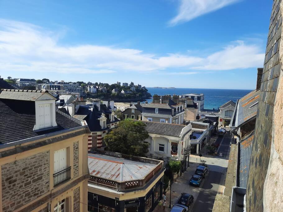 Le Jacaranda-à 2 min de la plage, Hyper Centre de Dinard, vue mer de la fenêtre photo 1