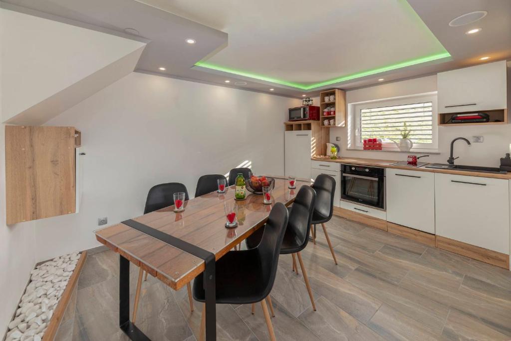 Holiday House Vikend photo 3