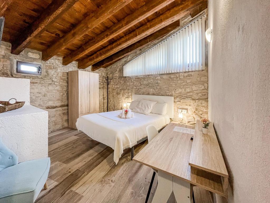 El Forn de Freixenet con servicios de un hotel photo 2