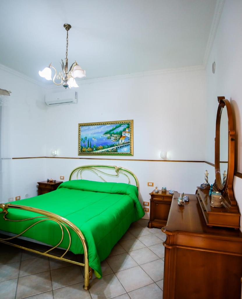 Sole Holiday House Pontone Holiday house - Tap to explore photos