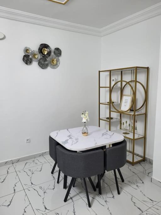 Bel appartement neuf et meublé avec parking gratuit photo 2