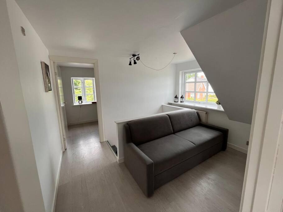 Stor rummelig lejlighed med egen P-plads photo 2