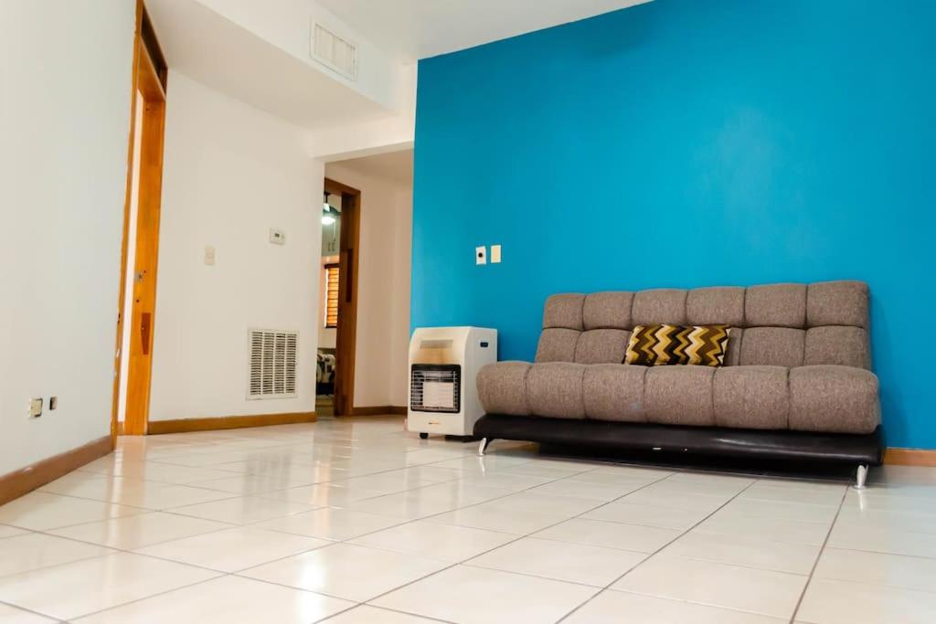 Alojamiento completo 3 habitaciones (se puede facturar) photo 2
