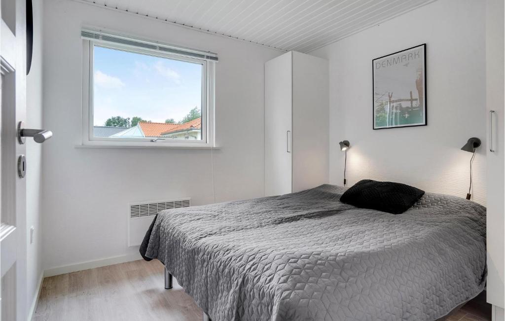 Beautiful Home In Juelsminde With Sauna, Wifi And Private Swimming Pool photo 1