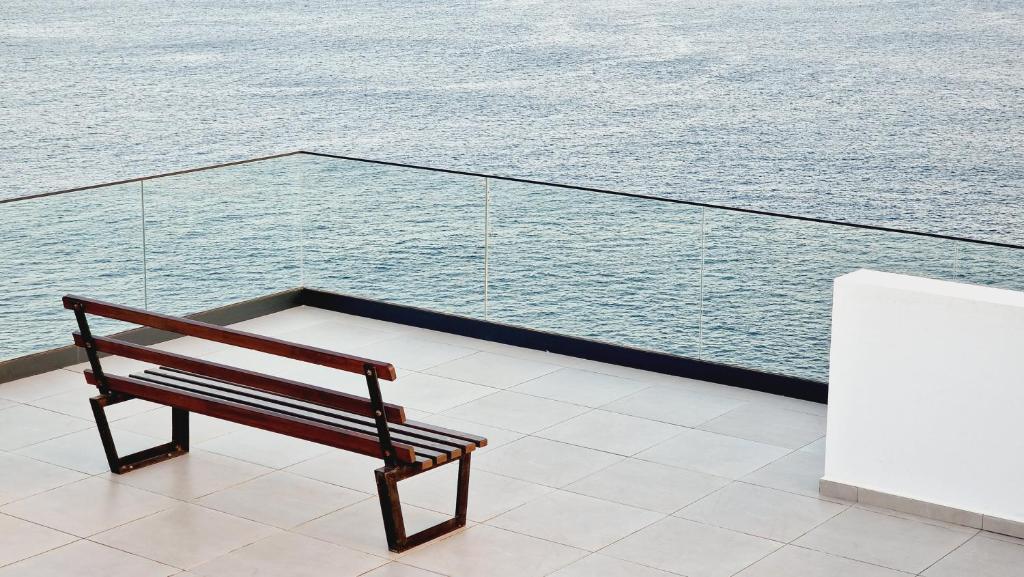 Apartamento encantador com piscina e vista mar photo 4