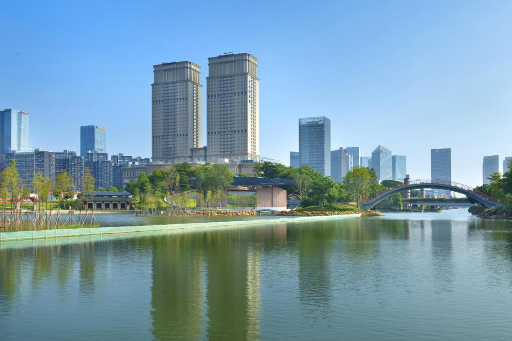 Oakwood Residence Foshan-Free Canton Fair Shuttle Bus Service photo 1