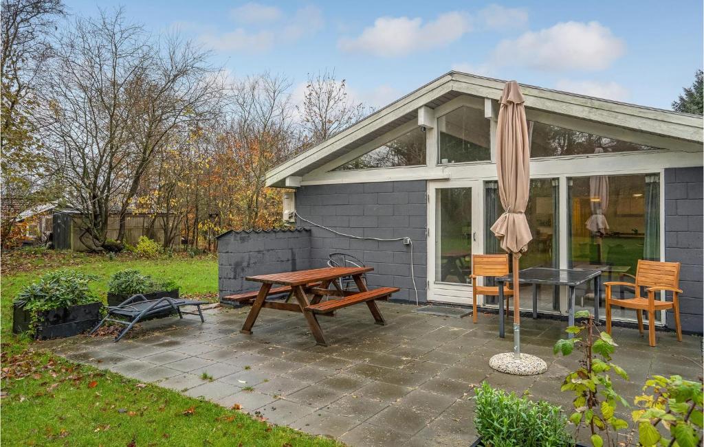 Beautiful Home In Spttrup With 4 Bedrooms And Wifi photo 1