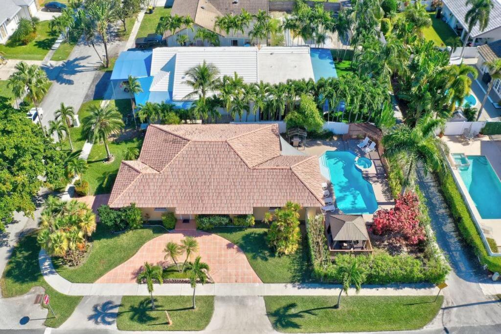 Minutes To Beach & Casino Spacious 5BR Heated Pool photo 1