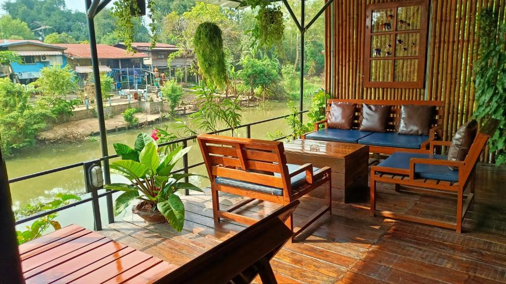 Baan Canalee (บ้านคานาลี)
