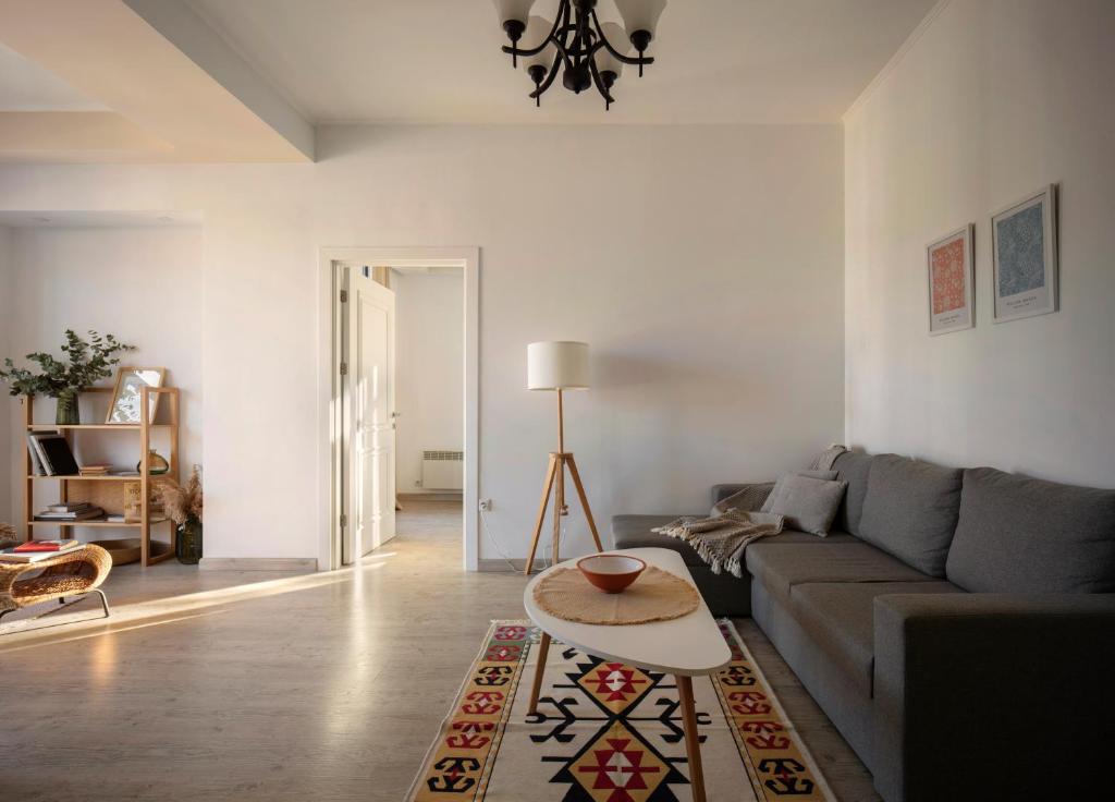 Cosy minimalistic apt. In Dilijan with great view photo 4