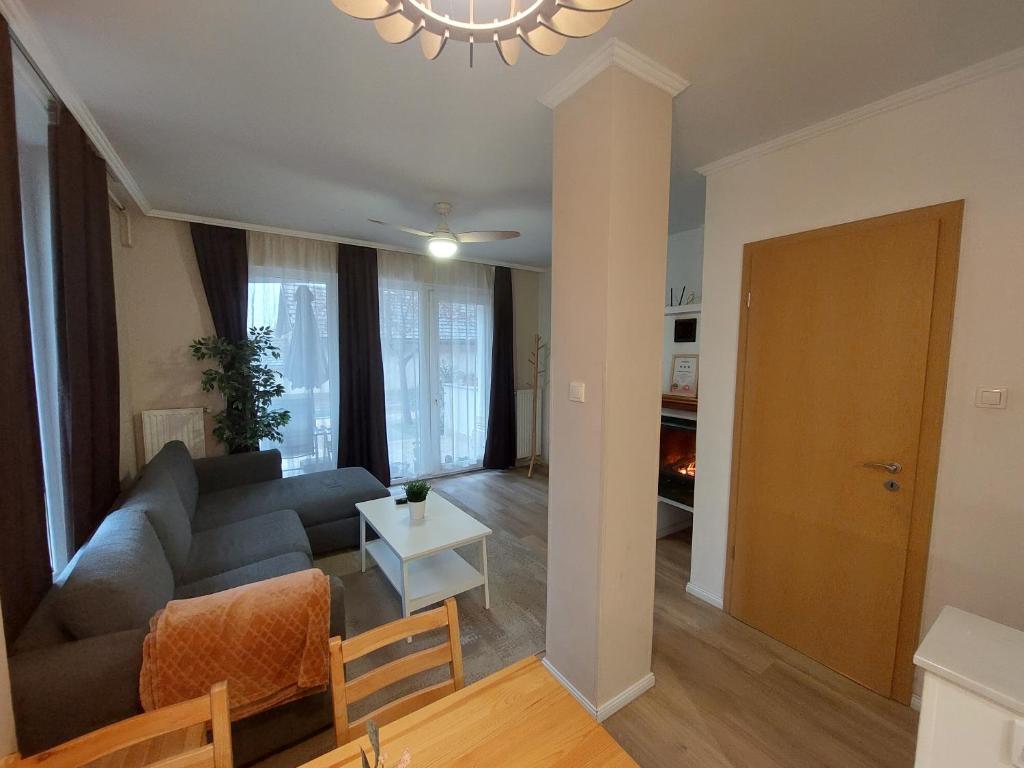 Semiramis Apartman photo 3