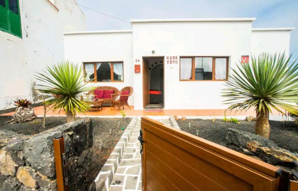 Casa Rural Yeyo en el cráter del volcán