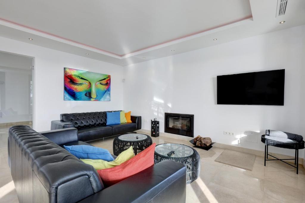 Luxury 5bedroom Villa Casares Costa photo 4