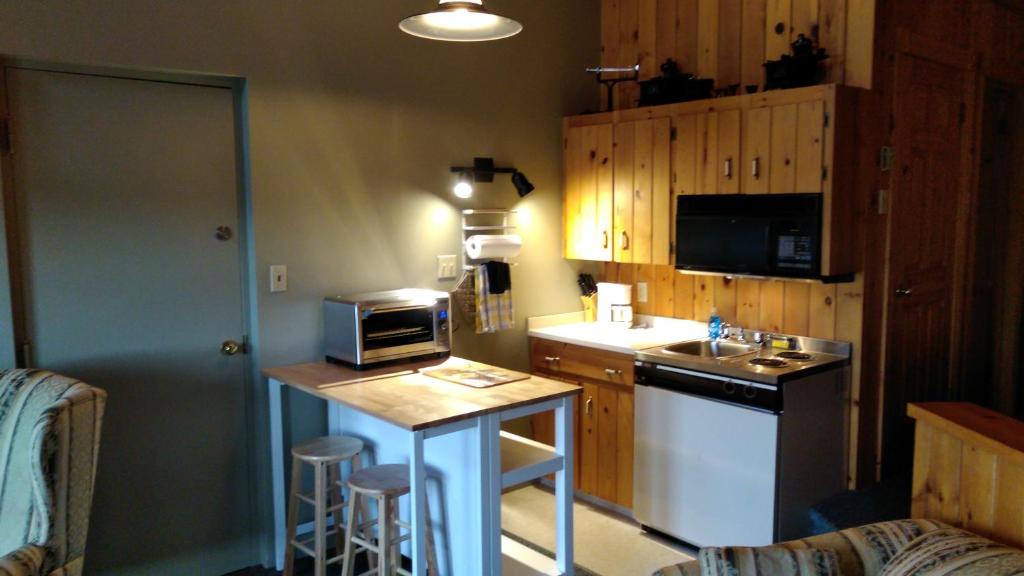 Amherst Shore Country Inn photo 1