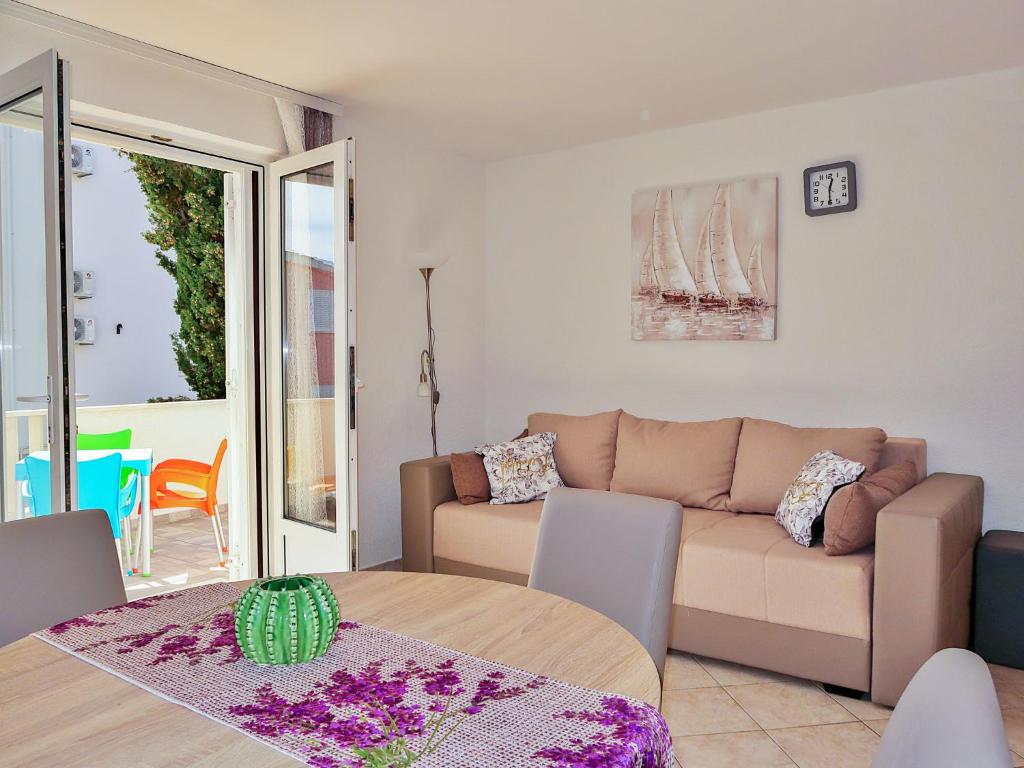 Apartment Kira by Interhome