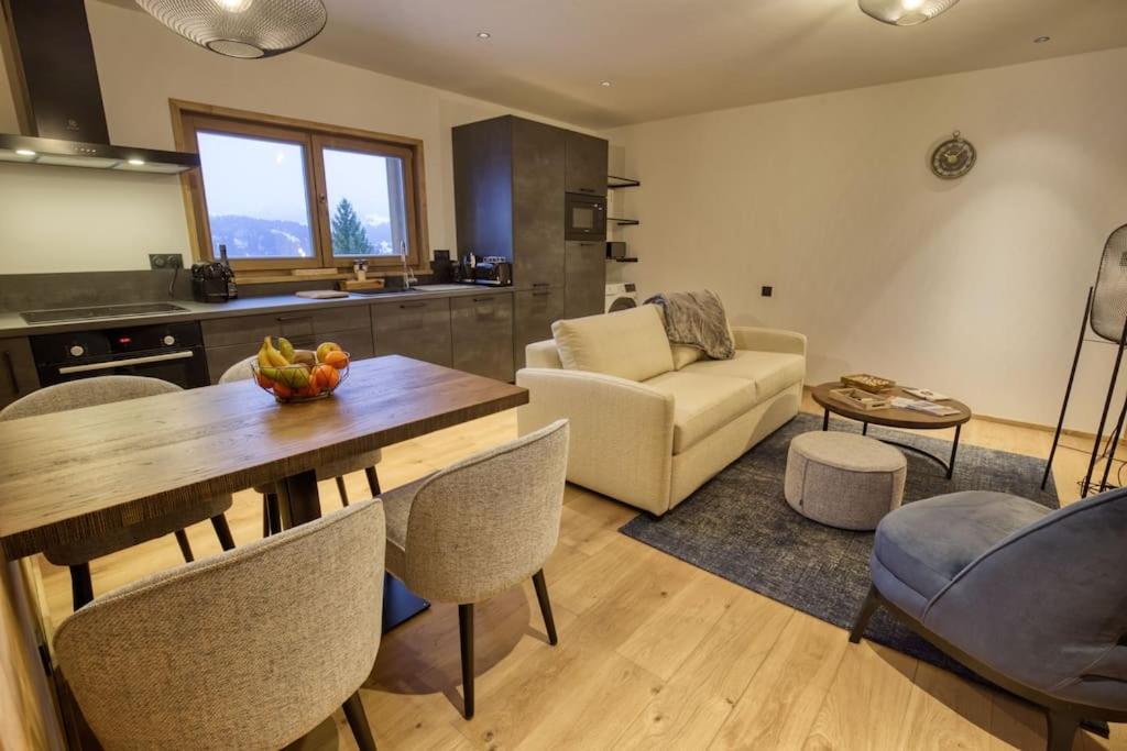 Superbe appartement dans luxueux chalet Mt Charvin photo 1