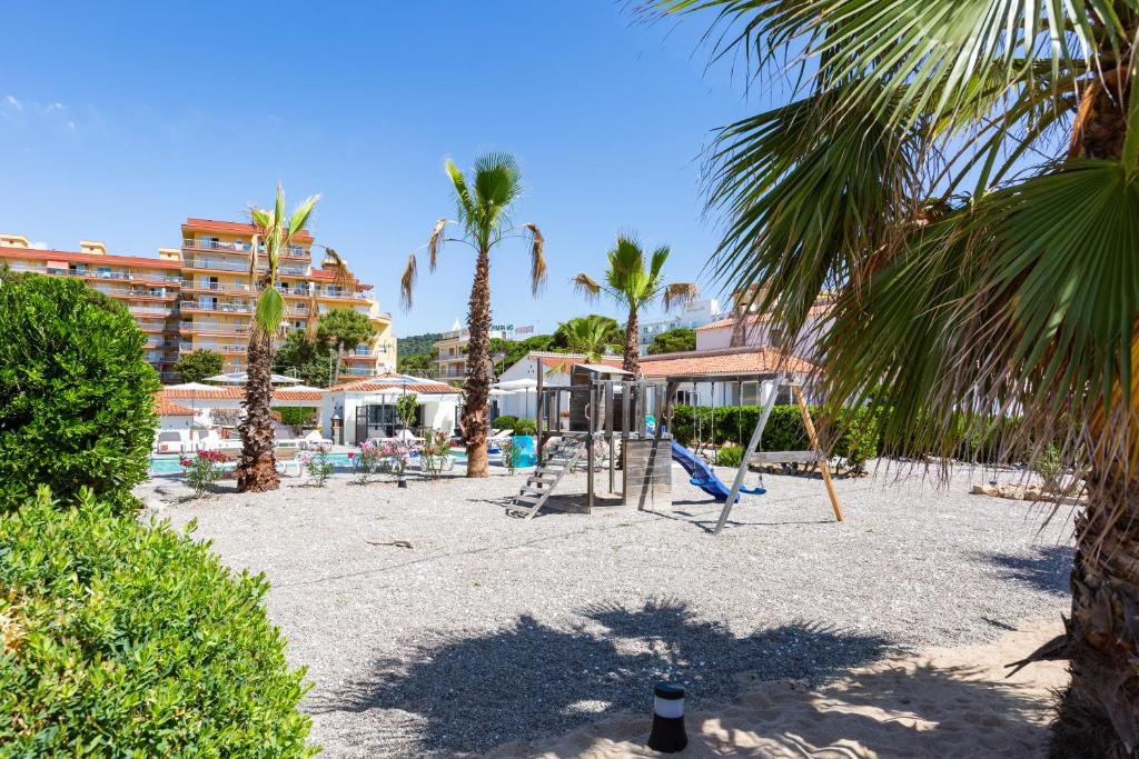 Malgrat de Mar Beachfront Village photo 2