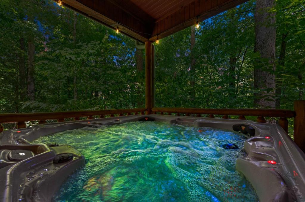 Dreamy Cabin & Outdoor Oasis! Mins to Nat'l Park! photo 1