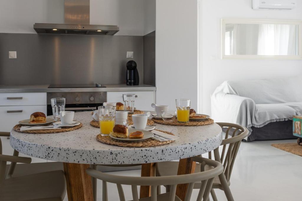 White Villa Milos photo 2