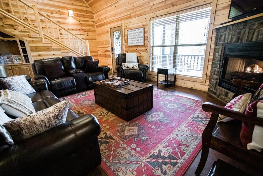 Texas Kind of Way, Hot Tub, Fireplace, Covered Deck, Pool table, Game Loft photo 4