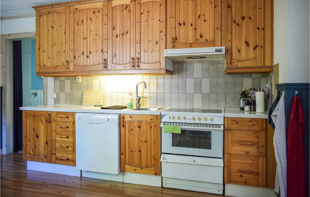 Awesome Home In Ryd With 4 Bedrooms And Wifi photo 4