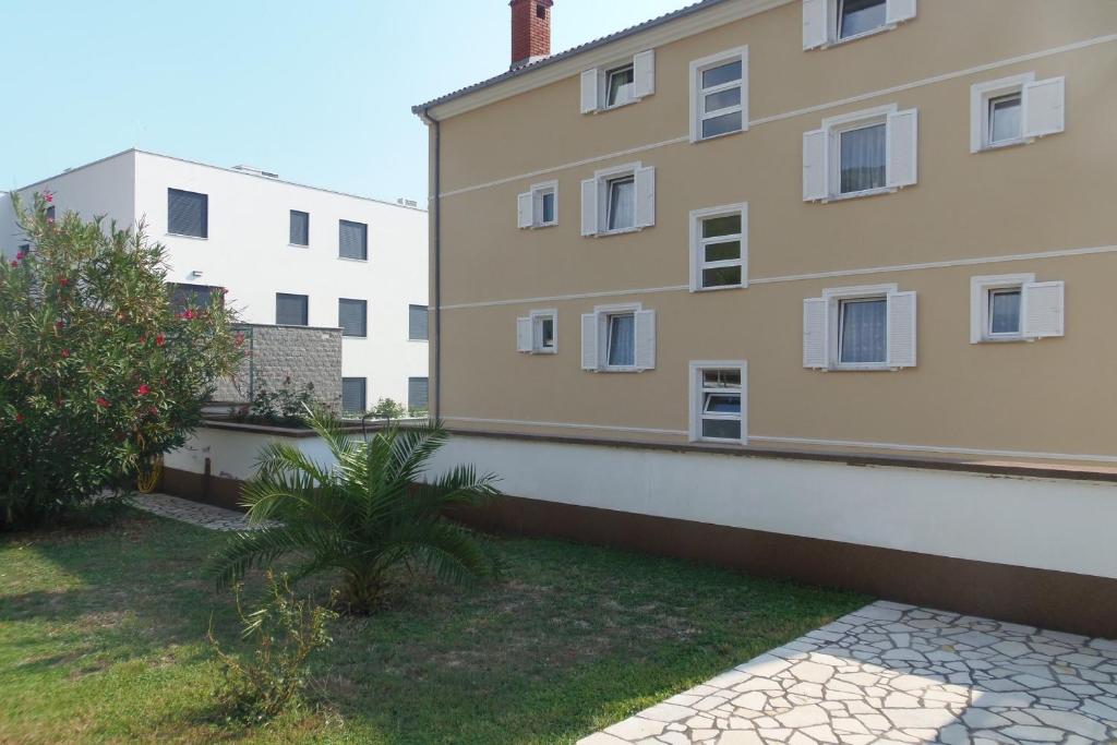 Apartments with a swimming pool Dramalj, Crikvenica - 19997 photo 2