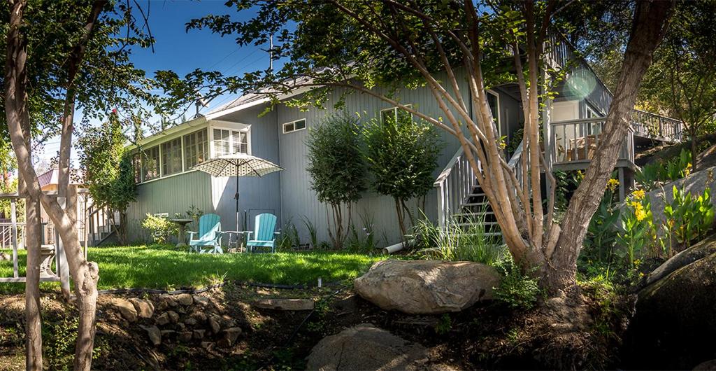 Birdwatch Cottage With River Beach Pass image