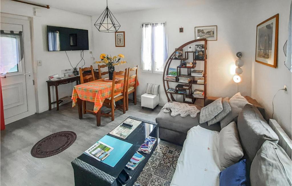Awesome Home In Vannes With 2 Bedrooms And Wifi photo 2
