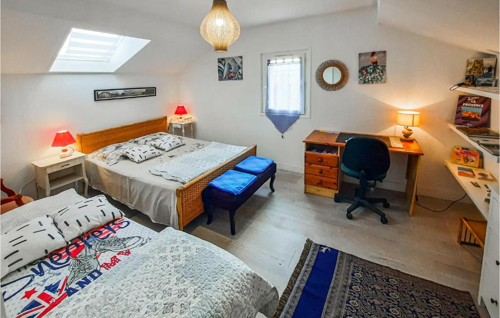 Awesome Home In Vannes With 2 Bedrooms And Wifi photo 3
