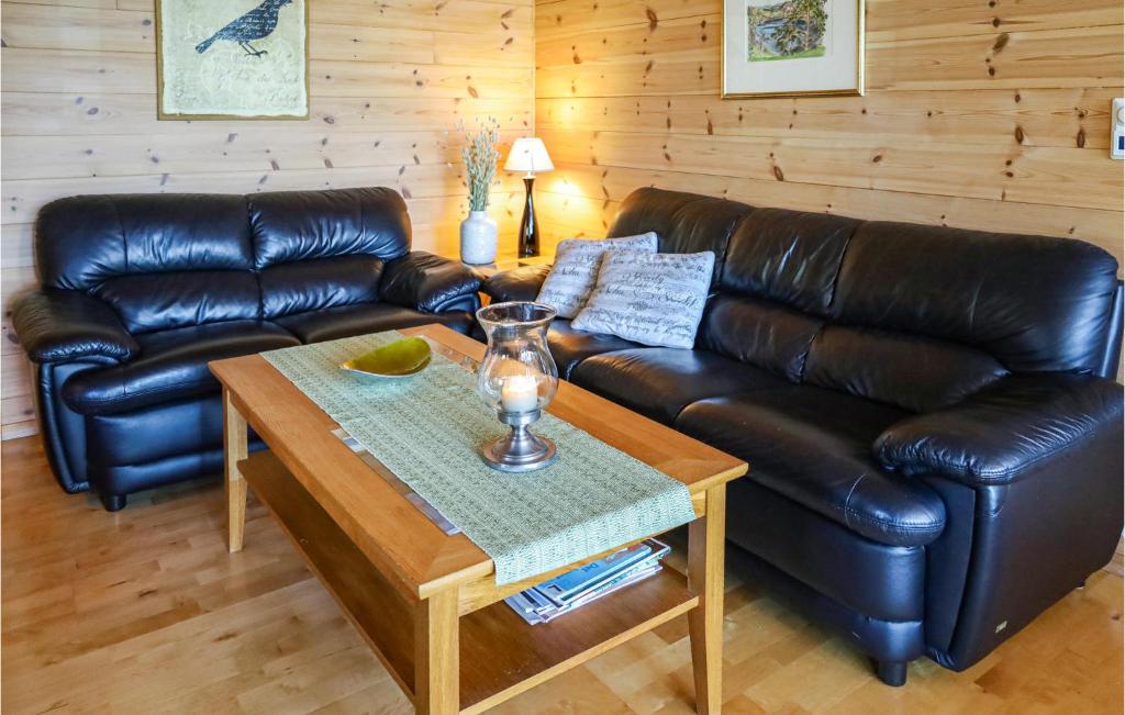Nice Home In Hebnes With 4 Bedrooms And Wifi photo 3