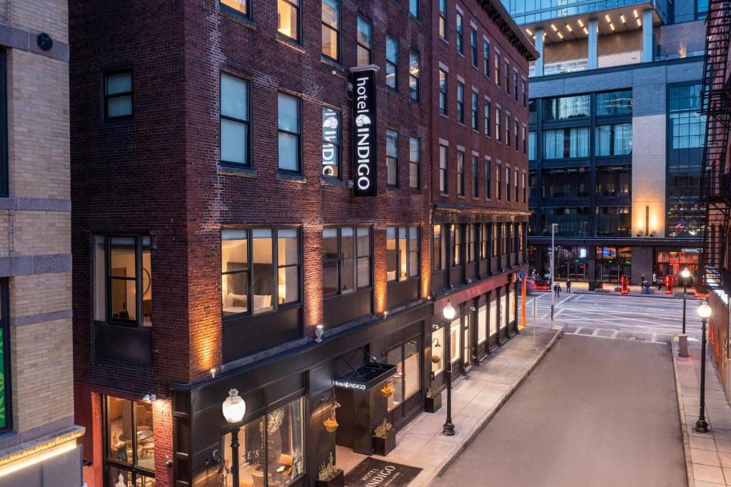 Hotel Indigo Boston Garden, an IHG Hotel image