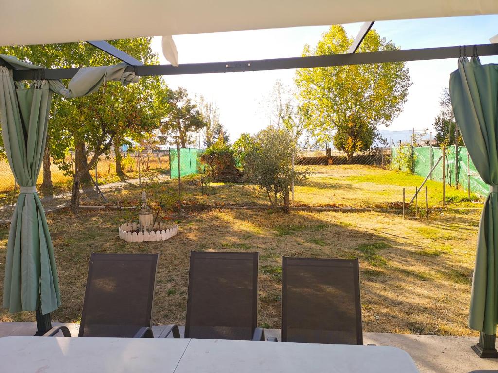 Agradable casa con jardín: Casasola photo 2