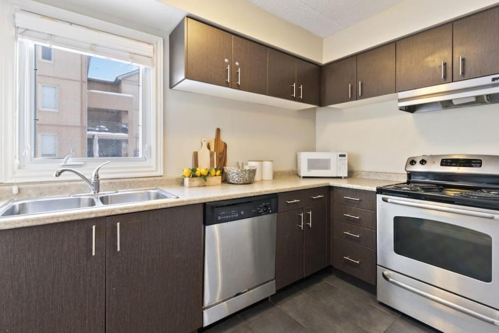 Blue Mountain Chalet Condo with Amazing Location photo 1