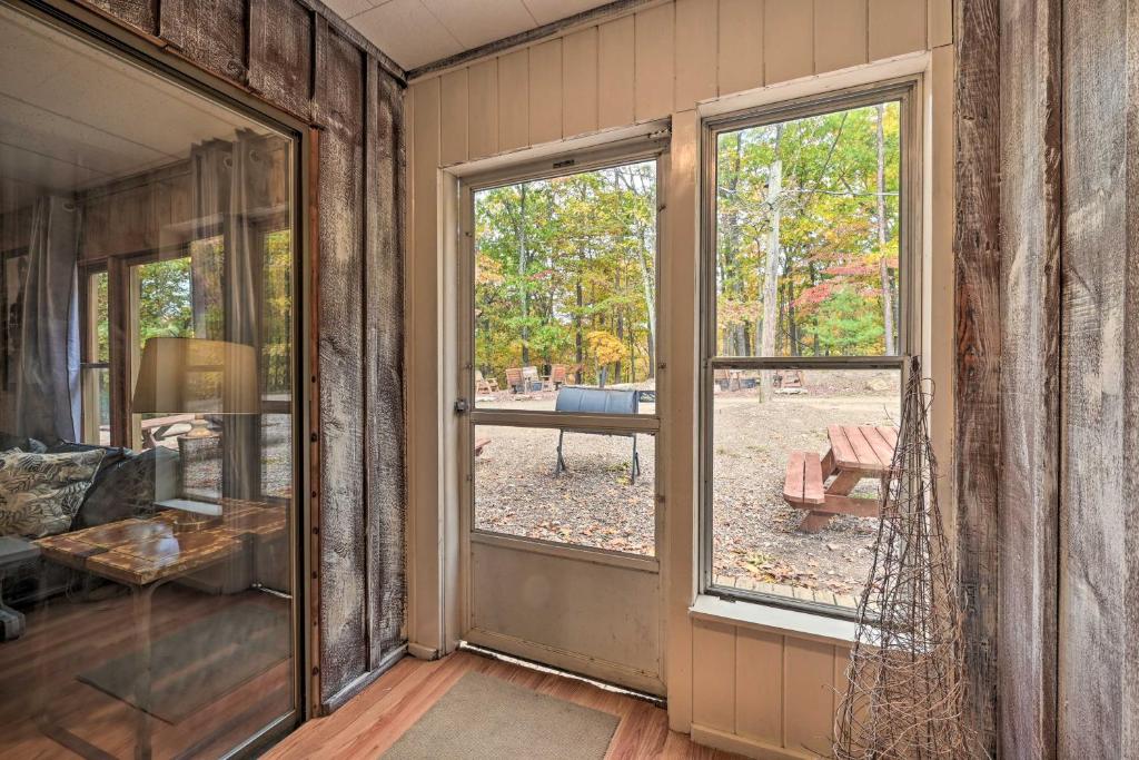 James West Apt with 50 and Acres - Near Raystown Lake photo 3